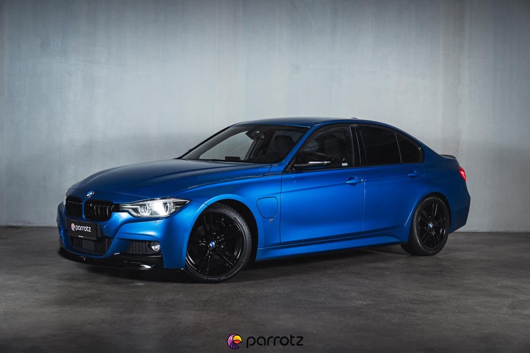 BMW 330